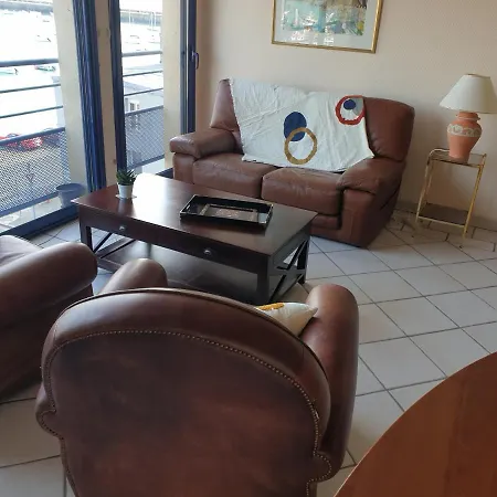 Le Guepratte Apartment