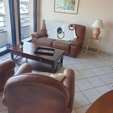 Le Guepratte Apartament *